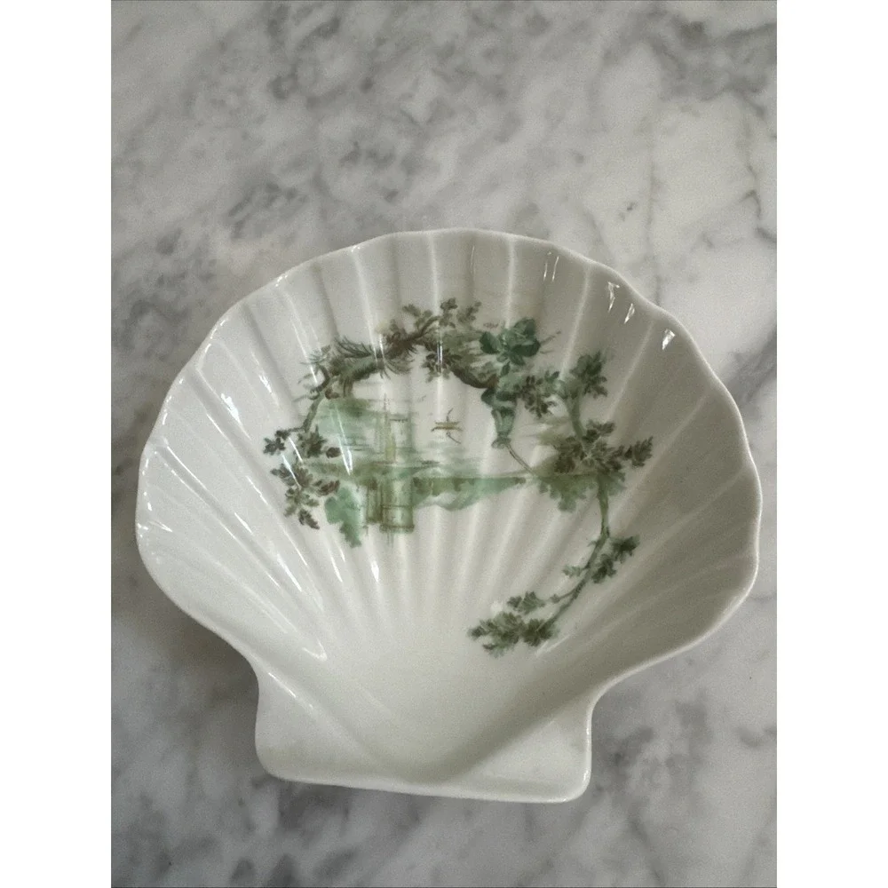 Limgoes Castle France Porcelain Clam Shell Vanity‎ Trinket Jewelry Dish READ